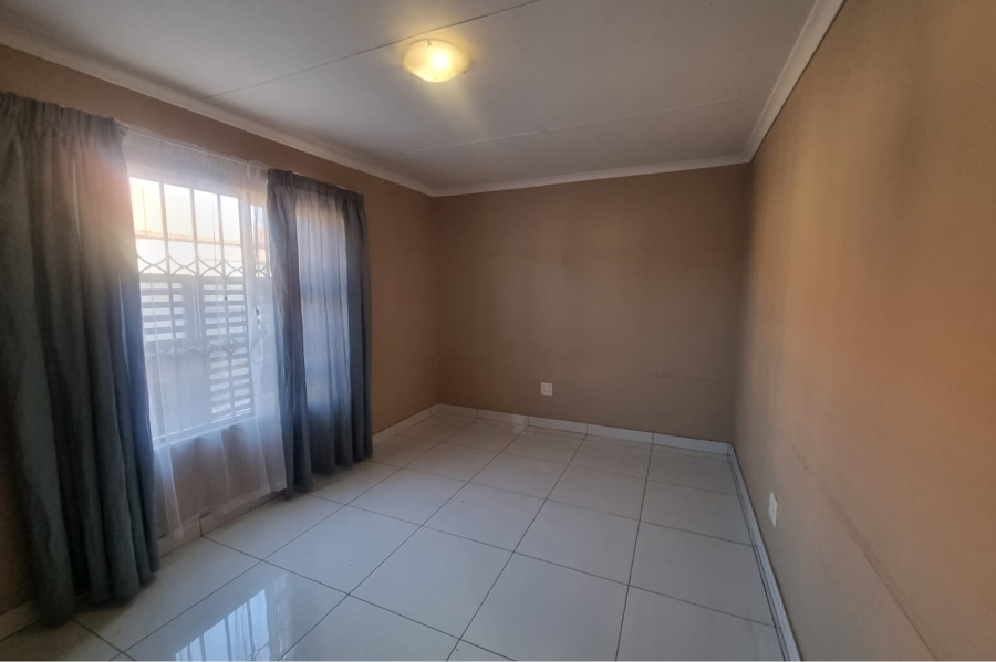 3 Bedroom Property for Sale in Ellaton North West